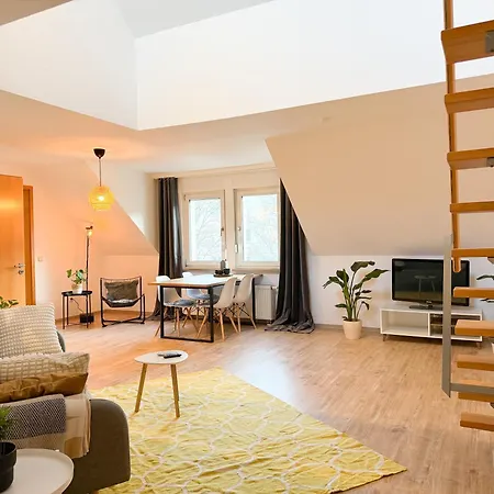 Lägenhet Zentrale, Designer Maisonette Mit Galerie, Gruppen- Und Kinderfreundlich, Smart Tv *