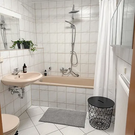 Zentrale, Designer Maisonette Mit Galerie, Gruppen- Und Kinderfreundlich, Smart Tv Apartment