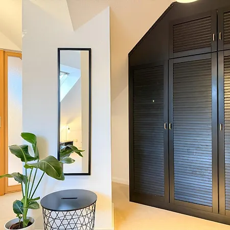 Zentrale, Designer Maisonette Mit Galerie, Gruppen- Und Kinderfreundlich, Smart Tv Apartment