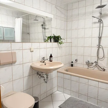 Zentrale, Designer Maisonette Mit Galerie, Gruppen- Und Kinderfreundlich, Smart Tv Apartment