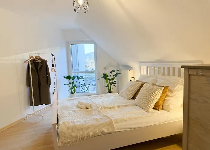 Zentrale, Designer Maisonette Wohnung Mit Galerie, Gruppen- Und Kinderfreundlich, Smart Tv * Erfurt