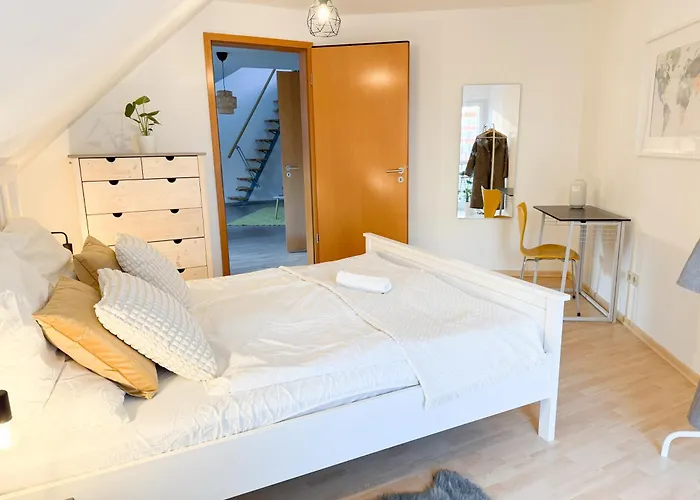 Zentrale, Designer Maisonette Wohnung Mit Galerie, Gruppen- Und Kinderfreundlich, Smart Tv *
